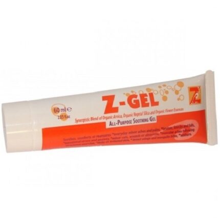Un gel de prim ajutor certificat organic, ce se poate folosi pentru vanatai, dureri musculare, umflaturi si imflamatii, zgarieturi, arsuri solare si muscaturi de insecte etc, dar care actioneaza si la nivel emotional. Z-gel este un produs pentru uz general, ce calmeaza si repara, fiind realizat dintr-un amestec de extracte de plante organice, siliciu coloidal si esente de flori organice. Gelul este un produs inovator, deoarece ingredientele alese pentru acest produs actioneaza pe trei nivele: emotional, fizic si vibrational. Gelul Z-Gel este ideal pentru persoanele care doresc sa folosesca produse naturale, acesta calmeaza si repara si se poate folosi pe tot corpul. Beneficiile fiziologice: Silica: energizeaza, vindeca si restructureaza Galbenelele: calmeaza si protejeaza, este cunoscuta pentru proprietatile sale vindecatoare si antiseptic Arnica: ajuta la vindecarea vanatailor, durerilor musculare, contuzii si rigiditate musculara Extract de seminte de grapefruit: proprietati antifungice, antimicrobiene si antivirale Propolis: antimicrobian Extract de coacaze negre: antiinflamator Plantain: anti-alergen, vindeca tesuturile deteriorate si are proprietati antiinflamatorii Restul ingredientelor din Z-Gel contribuie, de asemenea la eficienta sa, in conformitate cu standardele de certificare ecologica. Etanol organic certificat: alcool organic din cereale care curata pielea cand este necesar Glicerina vegetala: emolienta si lubrifianta, extras natural din uleiuri vegetale. Hraneste pielea si o scapa de uscaciune si iritatii Caragenan: este extras din alge, deci este natural la baza, un agent de ingrosare natural si un emulgator Celuloza: celuloza vegetala este de asemenea, utilizata ca agent de ingrosare Acidul sorbic: anumiti conservanti naturali sunt permisi in produsele certificate organic (in plus, fata de conservantii naturali), astfel incat acestea sa ramana in siguranta din punct de vedere microbiologic. Beneficiile emotionale: Esentele de flori continute de acest produs, sunt realizate conform instructiunilor originale ale doctorului Edward Bach, care ii ajuta pe raniti sa se relaxeze, sa invinga teama si sa permita inceperea procesului fizic de vindecare prin inlaturarea barierelor emotionale care pot distorsiona fluxul energiei. Combinatia dintre curpen de gradina, trandafir de stanca, corcodus, balusca si sporul casei, alcatuiesc din acesta crema un remediu miraculos. Acesta formula de prim ajutor, ajuta la nivel emotional, in cele mai stresante situatii, te ajuta sa ramai concentrat si se ocupa si de efectele panicii, nerabdarii, disperarii si socului. Extractul de floare de Malus curata, dar si echilibreaza perceptia de sine. Utilizare: Se aplica in cantitate generoasa pe zona dorita, ori de cate ori este necesar. Pentru socurile emotionale, gelul se aplica in spatele urechilor, pe tample si incheieturi. Ingrediente: Ribes Nigrum (Blackcurrant) Extract*, Calendula officinalis (Marigold) Extract*, Organic Ethanol* (18%), Vegetable Glycerin, Cellulose, Carrageenan, Arnica montana Extract*, Plantago major (Plantain) Extract*, Citrus grandis (Grapefruit) Seed Extract*, Sorbic Acid, Propolis, Silica, Clematis vitalba (Clematis) Flower Extract*, Helianthemum nummularium (Rock Rose) Flower Extract*, Prunus cerasifera (Cherry Plum) Flower Extract*, Ornithogalum umbellatum (Star of Bethlehem) Flower Extract*, Impatiens glandulifera (Impatiens) Flower Extract*, Malus pumila (Crab Apple) Flower Extract* *80.8% of the ingredients proceed from Organic Farming. 99.9% of the ingredients are of natural origin. Natural si organic certificat ECOCERT SAS FRANCE-32600. Testat dermatologic. Netestat pe animale Cod: OB352
